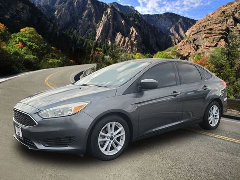 Used 2018 Ford Focus SE image 5