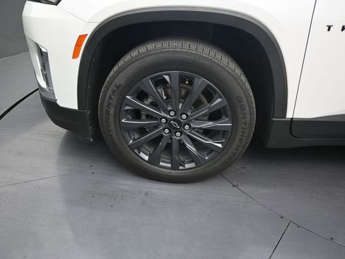 Used 2023 Chevrolet Traverse RS FWD image 9