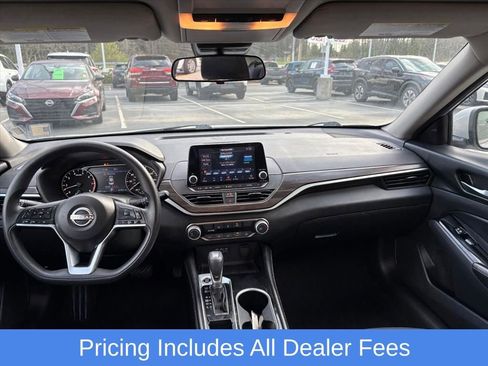 Used 2023 Nissan Altima 2.5 SV FWD image 9