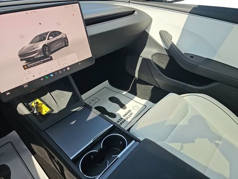 Used 2025 Tesla Model 3 Performance AWD/4WD image 25