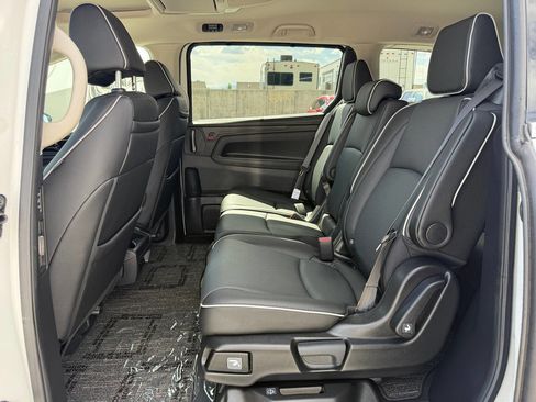 Used 2026 Honda Odyssey Elite image 19
