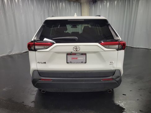 Used 2021 Toyota RAV4 LE AWD/4WD image 7