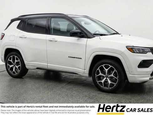 Used 2025 Jeep Compass Limited image 1