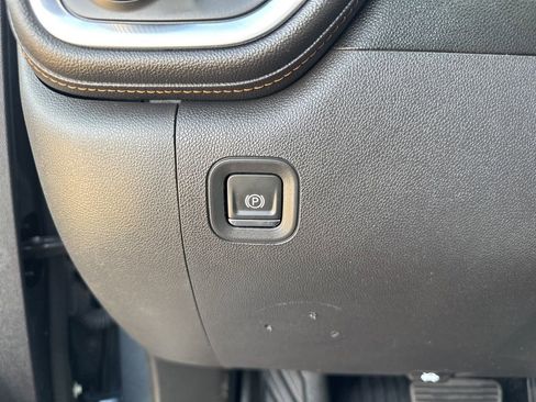 Used 2020 GMC Sierra 1500 AT4 w/ AT4 Premium Package image 13