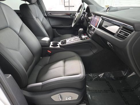 Used 2023 Porsche Macan AWD/4WD image 18