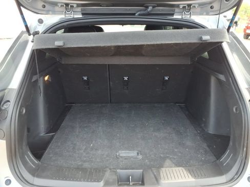 Used 2025 Chevrolet Trax RS FWD image 4