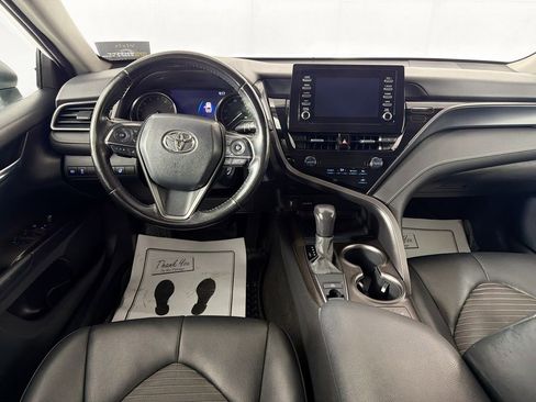 Used 2022 Toyota Camry SE image 21