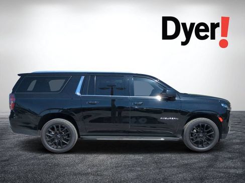 Used 2022 Chevrolet Suburban High Country AWD/4WD image 2