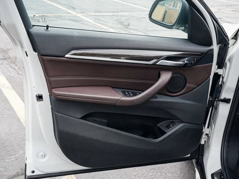 Used 2020 BMW X1 xDrive28i w/ Convenience Package image 9