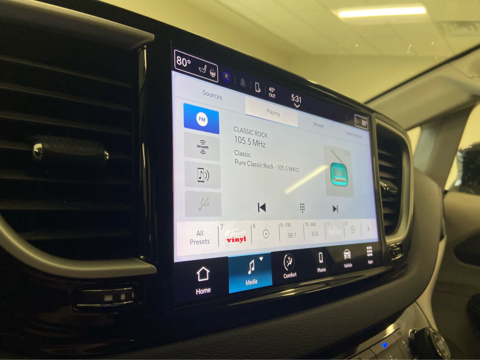 Used 2024 Chrysler Pacifica Touring-L FWD image 25
