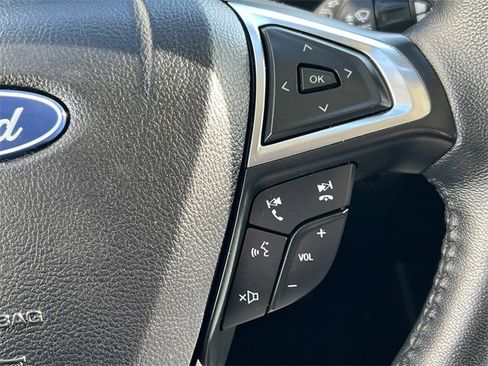 Used 2024 Ford Edge SEL image 21