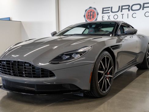 Used 2018 Aston Martin DB11 V12 RWD image 29