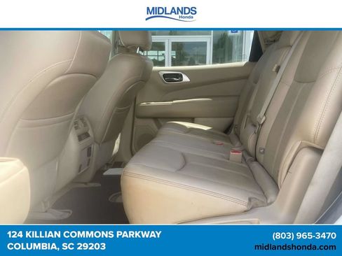 Used 2014 Nissan Pathfinder Platinum FWD image 11