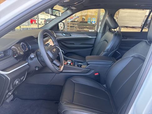 New 2026 Jeep Grand Cherokee Limited image 8