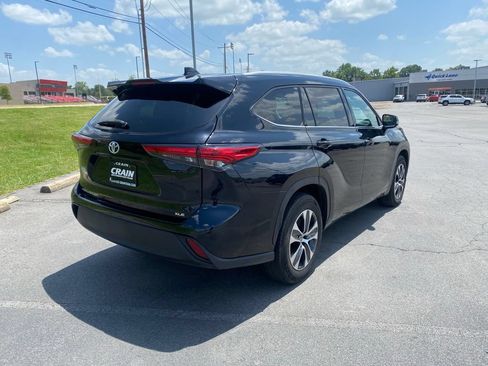 Used 2022 Toyota Highlander XLE FWD image 7