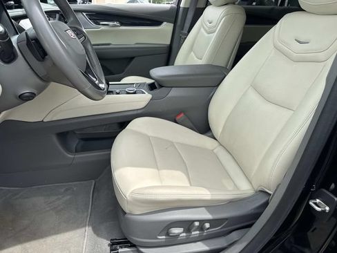Used 2024 Cadillac XT6 Premium Luxury FWD image 18
