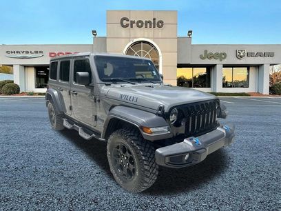 Used 2023 Jeep Wrangler Unlimited w/ 8.4" Radio Group