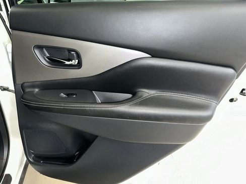 Used 2019 Nissan Murano SV image 24