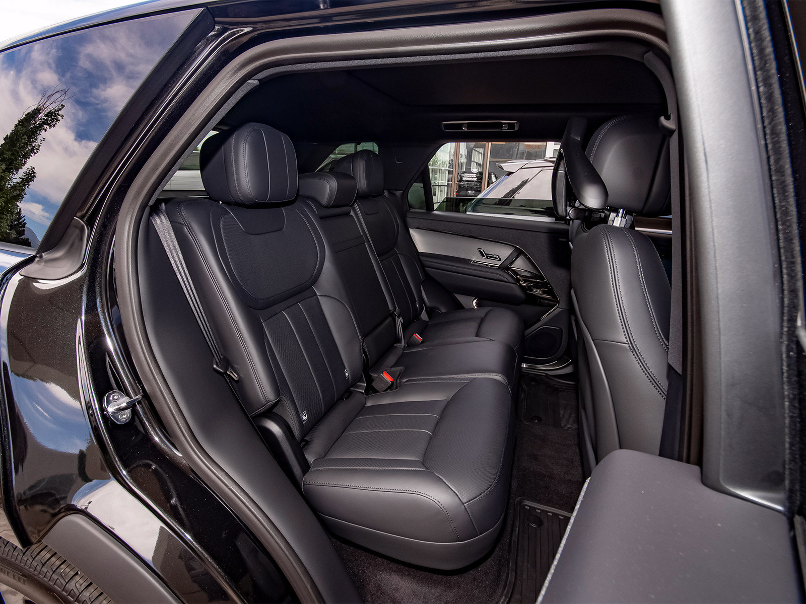 New 2026 Land Rover Range Rover Sport SE AWD/4WD image 45