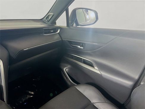 Used 2023 Toyota Venza Limited image 20