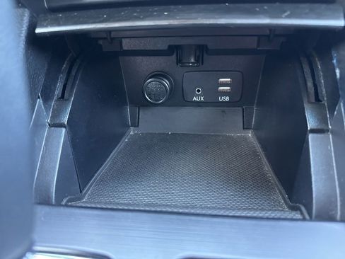 Used 2017 Subaru Outback 2.5i Premium AWD/4WD image 31