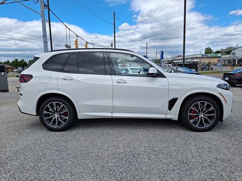 New 2026 BMW X5 xDrive40i w/ M Sport Package AWD/4WD image 7