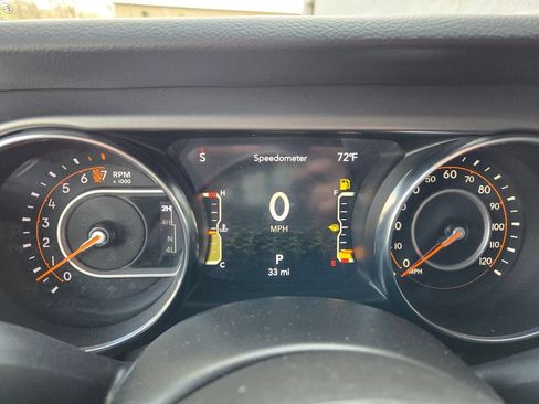 Used 2023 Jeep Gladiator Sport AWD/4WD image 21
