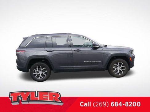 New 2025 Jeep Grand Cherokee Limited AWD/4WD image 9