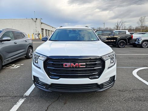 Certified 2023 GMC Terrain SLE w/ Driver Convenience Package image 3