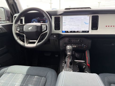 Used 2026 Ford Bronco Heritage Edition AWD/4WD image 3