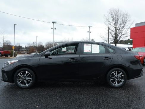 Used 2023 Kia Forte LXS image 9