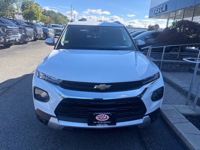 Used 2023 Chevrolet TrailBlazer LT w/ Convenience Package FWD image 2