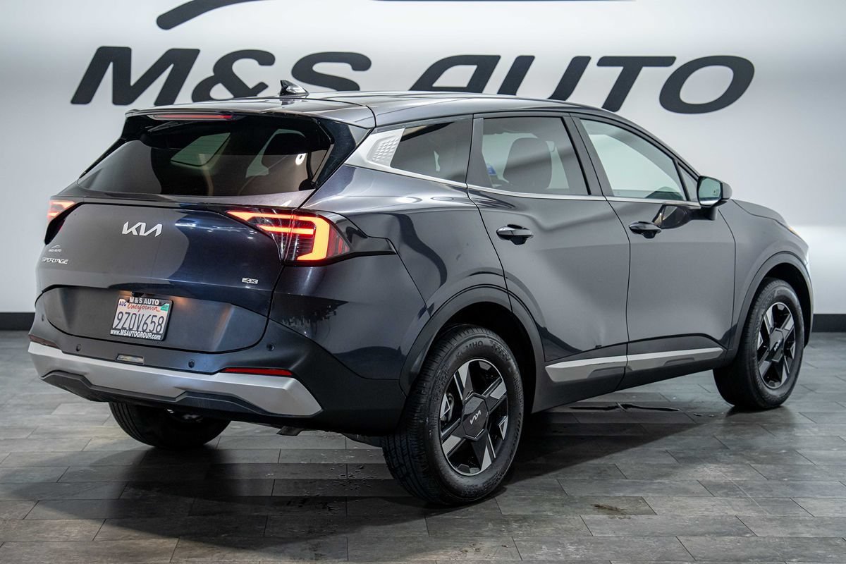 Used 2026 Kia Sportage LX AWD/4WD image 2