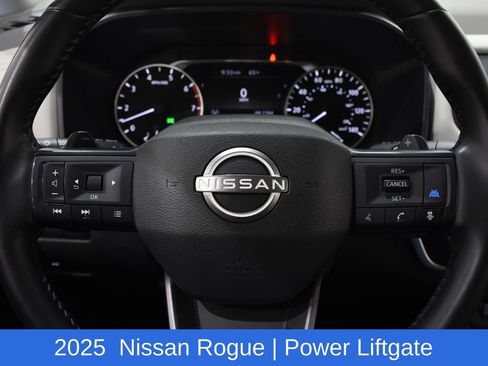Used 2025 Nissan Rogue SV AWD/4WD image 11
