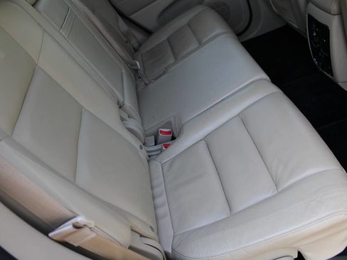 Used 2017 Jeep Grand Cherokee Limited image 38