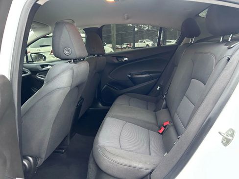 Used 2018 Chevrolet Cruze LS image 13