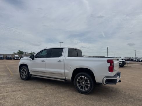 Used 2023 Chevrolet Silverado 1500 High Country w/ Technology Package AWD/4WD image 15