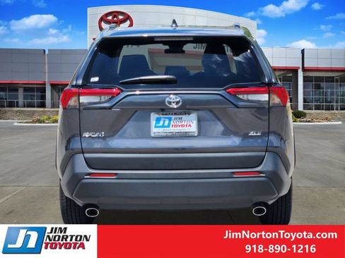 Used 2025 Toyota RAV4 XLE FWD image 6