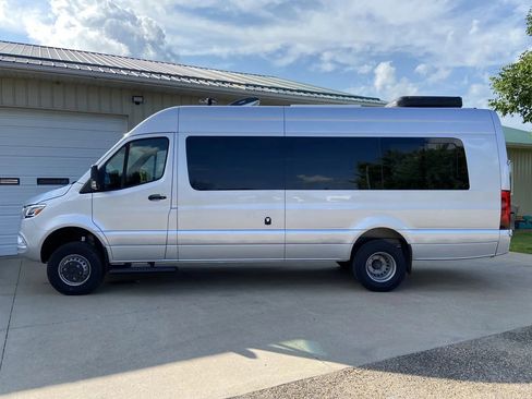 Used 2023 Mercedes-Benz Sprinter 3500 image 4