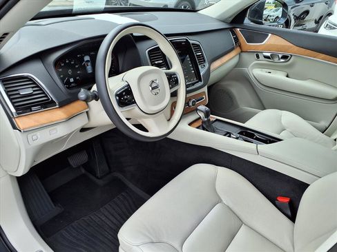 Used 2022 Volvo XC90 T6 Momentum w/ Advanced Package image 20