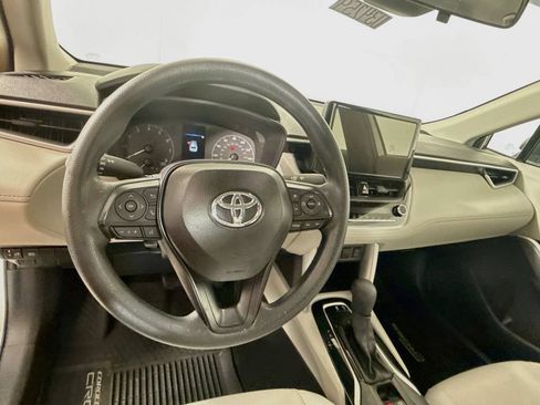 Certified 2025 Toyota Corolla Cross L FWD image 11