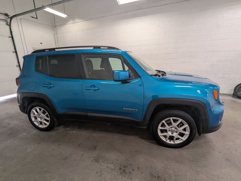 Used 2019 Jeep Renegade Latitude AWD/4WD image 3