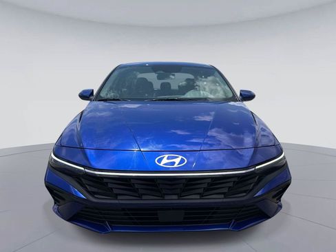 Used 2024 Hyundai Elantra SEL w/ Convenience Package FWD image 9