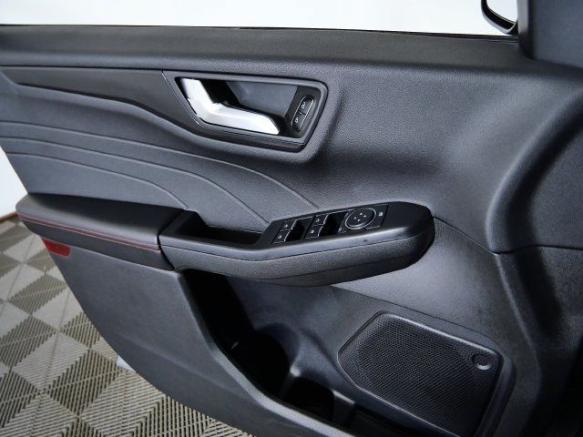 Certified 2025 Ford Escape ST-Line AWD/4WD image 23