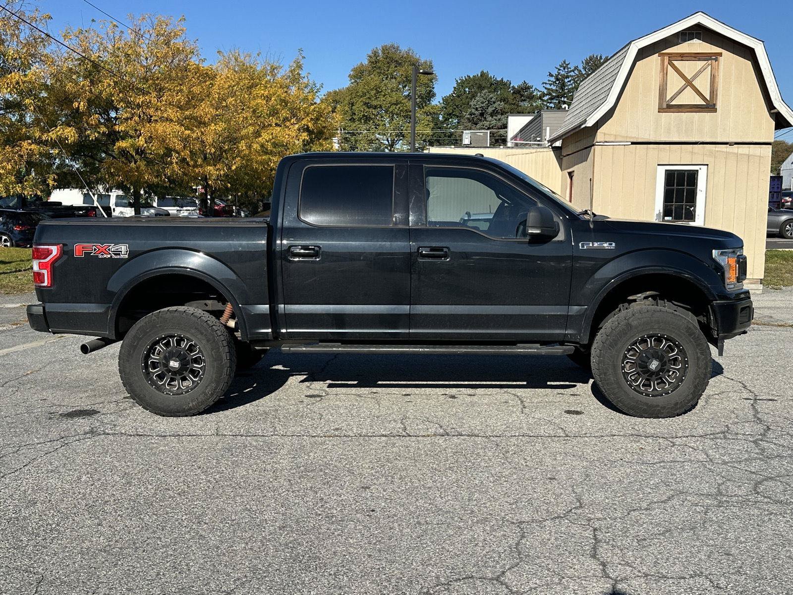 Used 2018 Ford F150 XLT w/ Equipment Group 302A Luxury AWD/4WD image 9