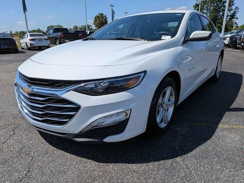 Used 2024 Chevrolet Malibu LS w/ Driver Confidence Package FWD image 8