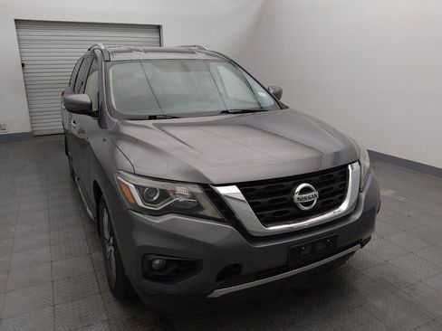Used 2019 Nissan Pathfinder SV image 14