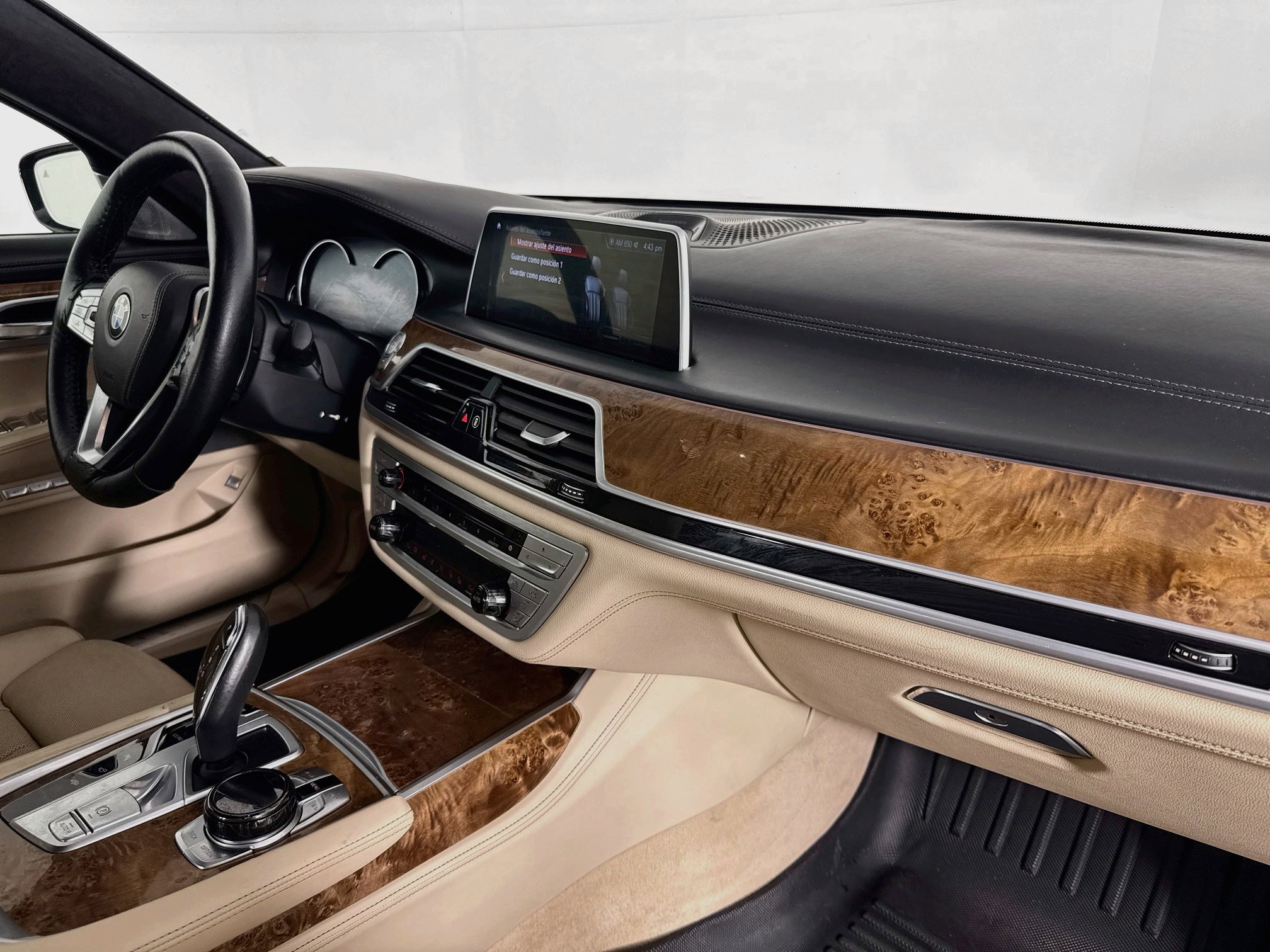 Used 2018 BMW 750i RWD image 51