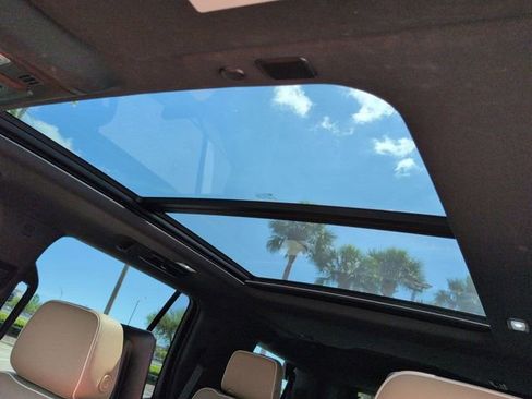 Used 2021 Chevrolet Tahoe Premier AWD/4WD image 21
