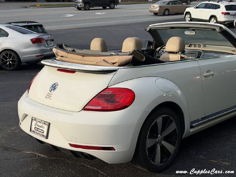 Used 2013 Volkswagen Beetle 2.0T FWD image 33